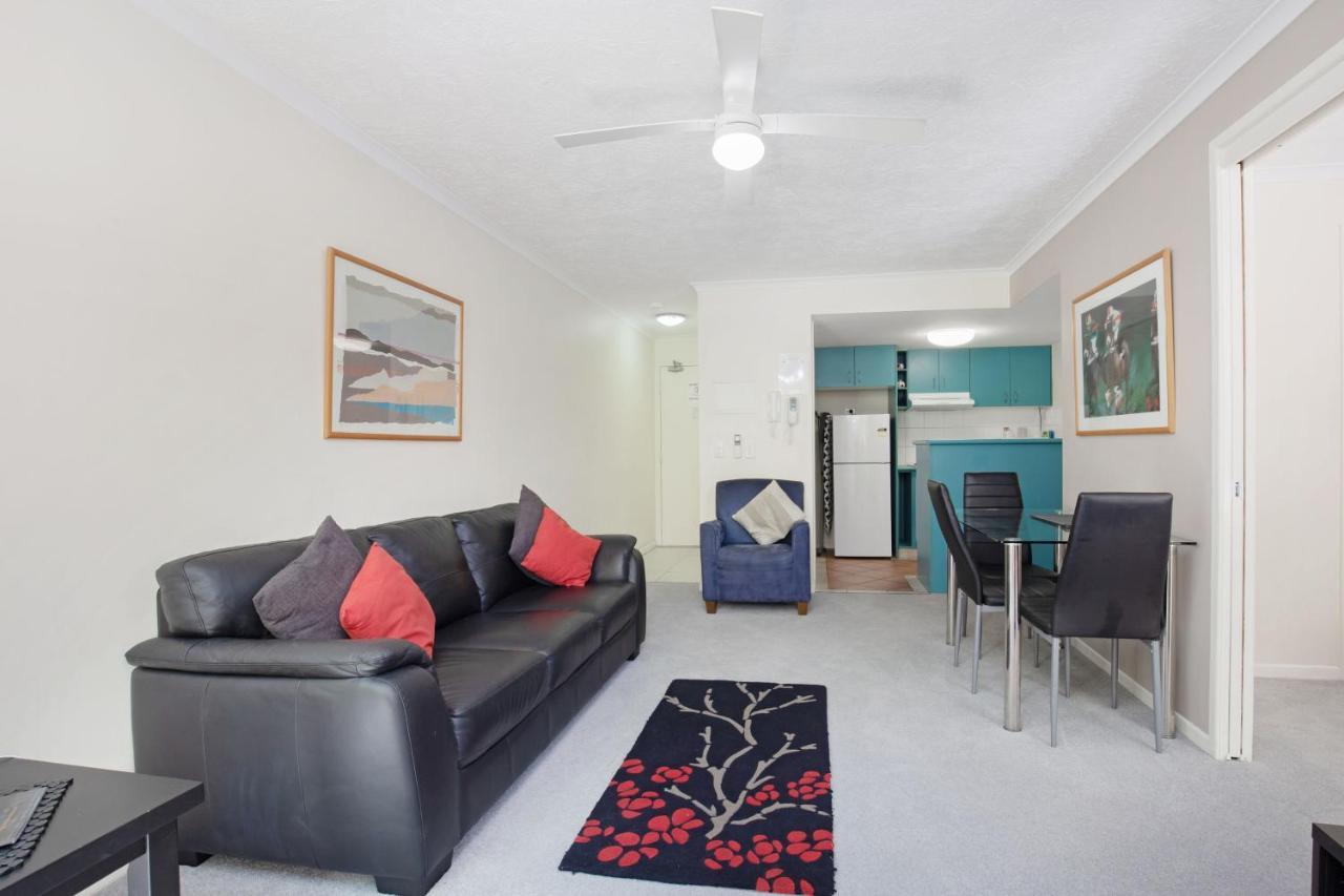 Surfers One Aparthotel 3*