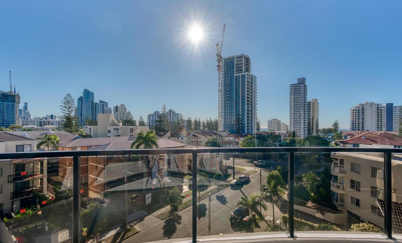 Encore Broadbeach - Official * Gold Coast