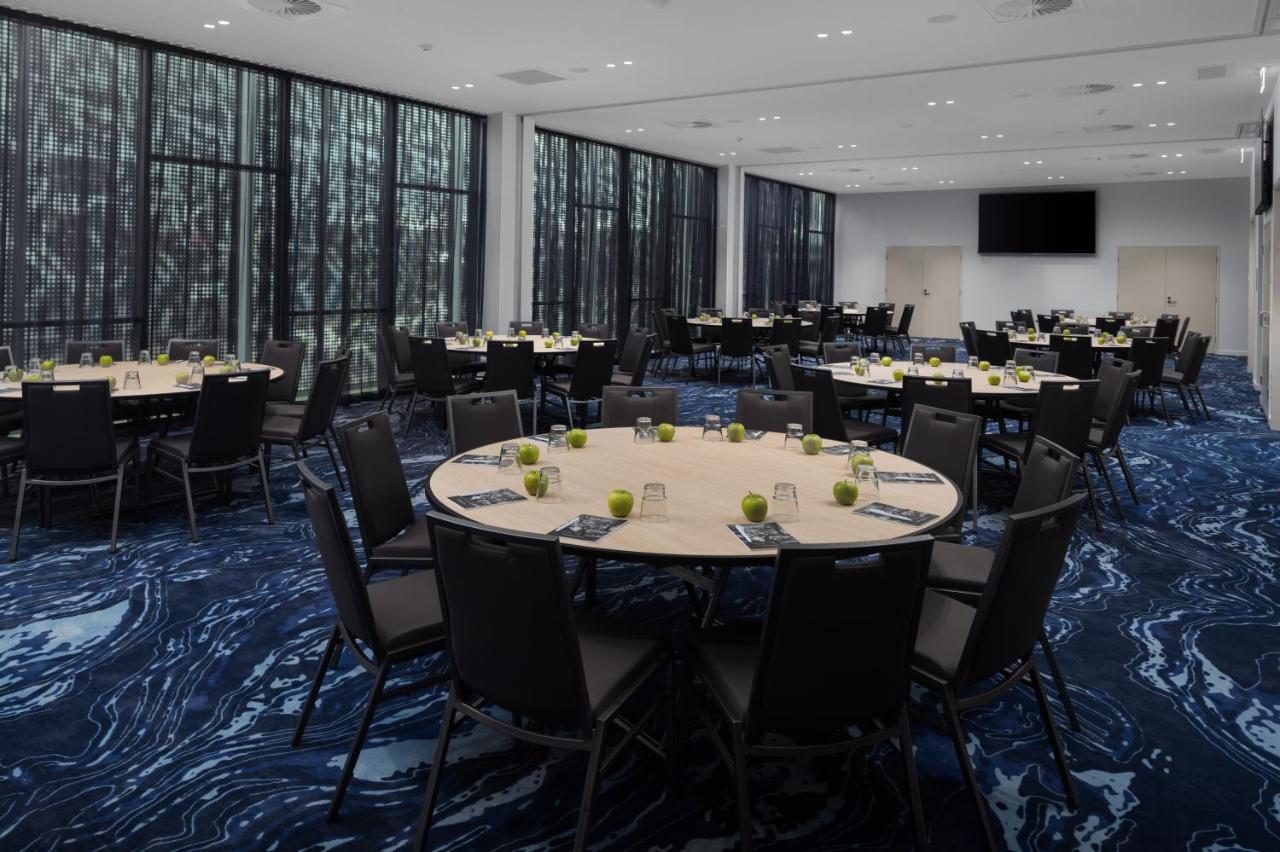 Hotel Rydges Airport 4*