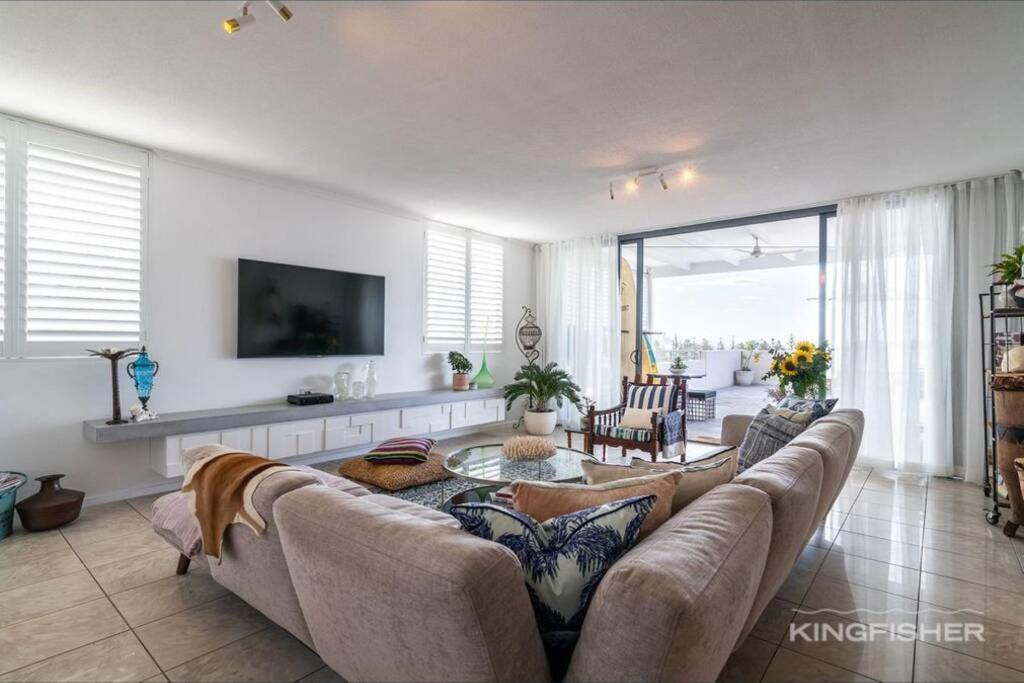 Luxe 3 Bedroom Rooftop Beachside