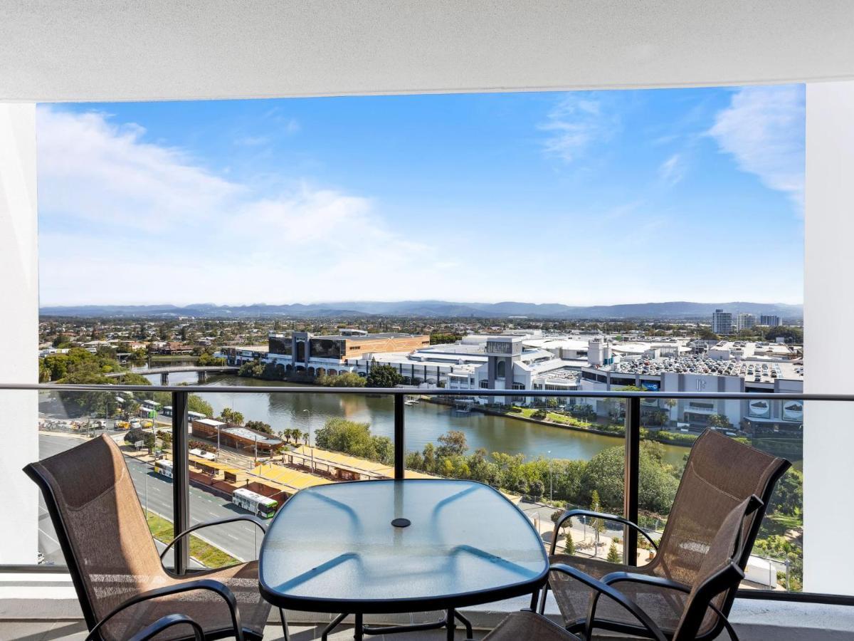 Beautiful 2 Bedroom - Sierra Grand Broadbeach Apartment *