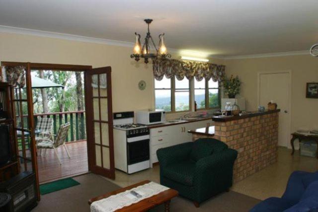Hillside Country Retreat Bed & Breakfast