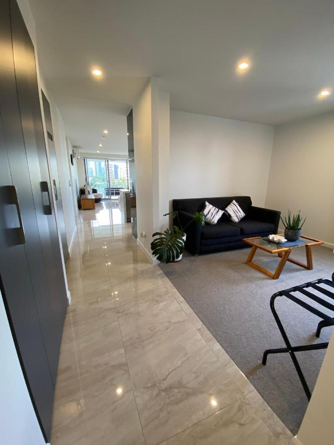 Serenity Surfers Paradise Apartment