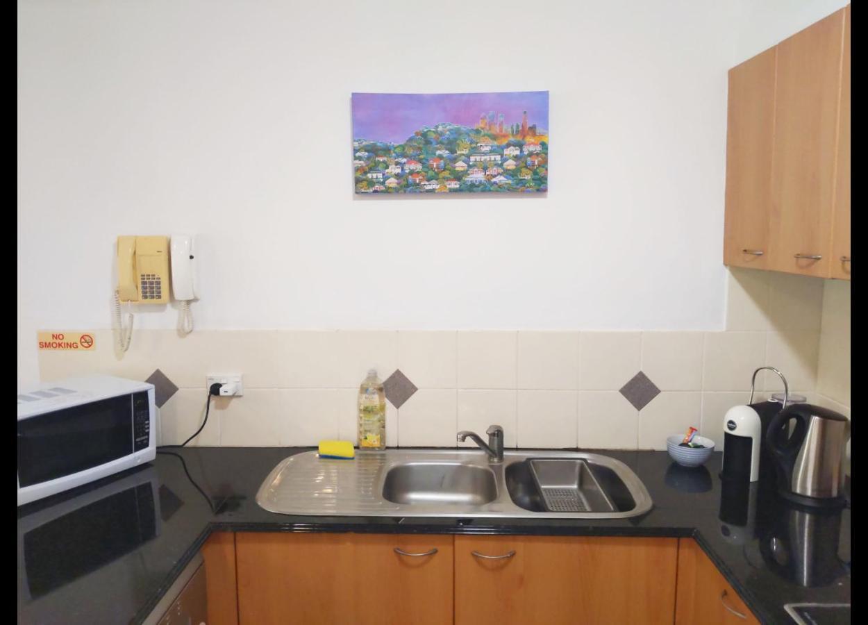 Surfers Paradise With Pool Apartment *