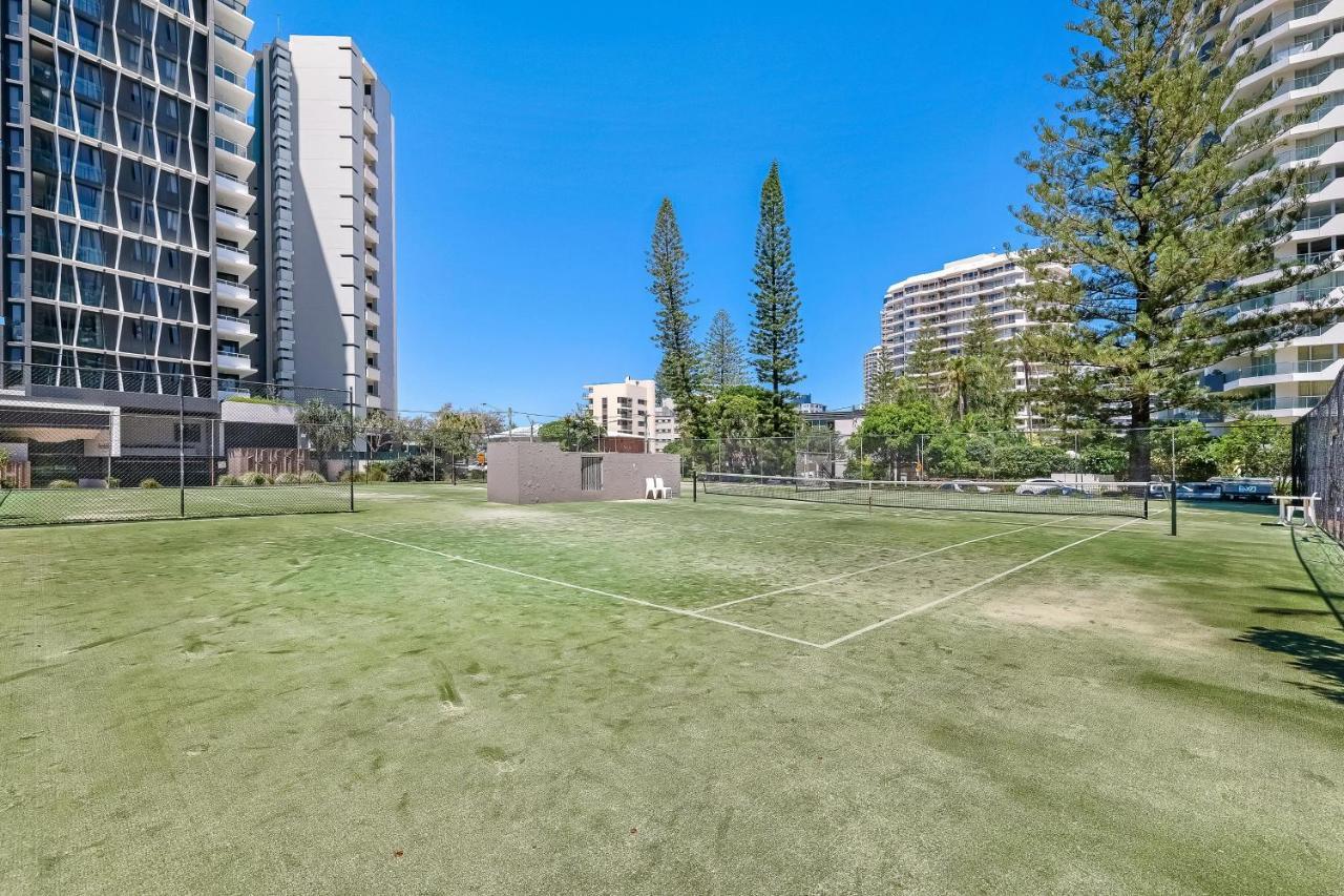 Aparthotel Surfers Century Oceanside 4*