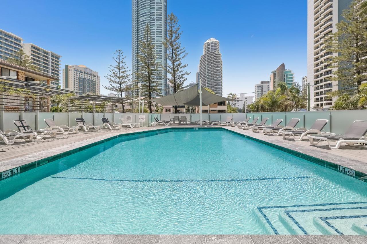 Surfers Century Oceanside Aparthotel 4*