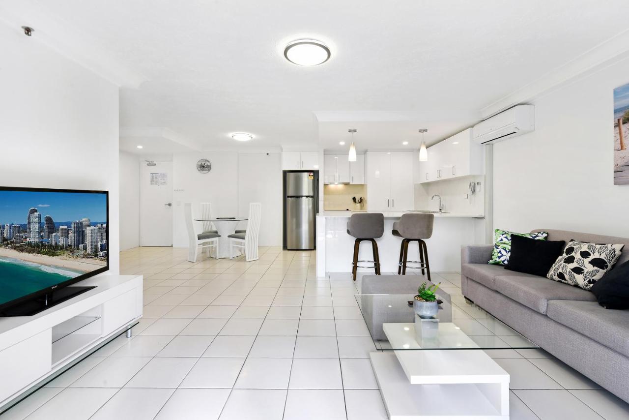 Aparthotel Surfers Century Oceanside 4*