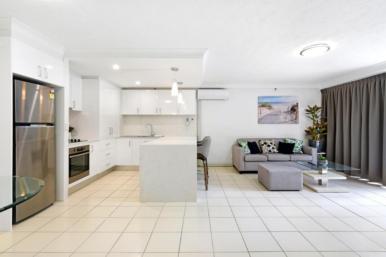 Surfers Century Oceanside Aparthotel 4*