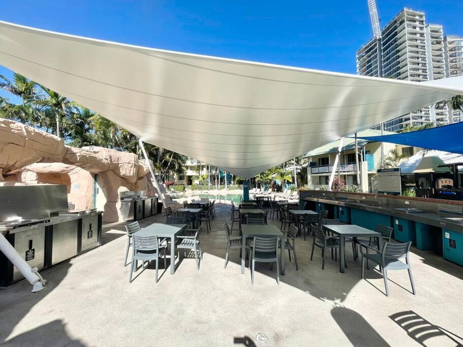 Diamond Poolside 44 Premium