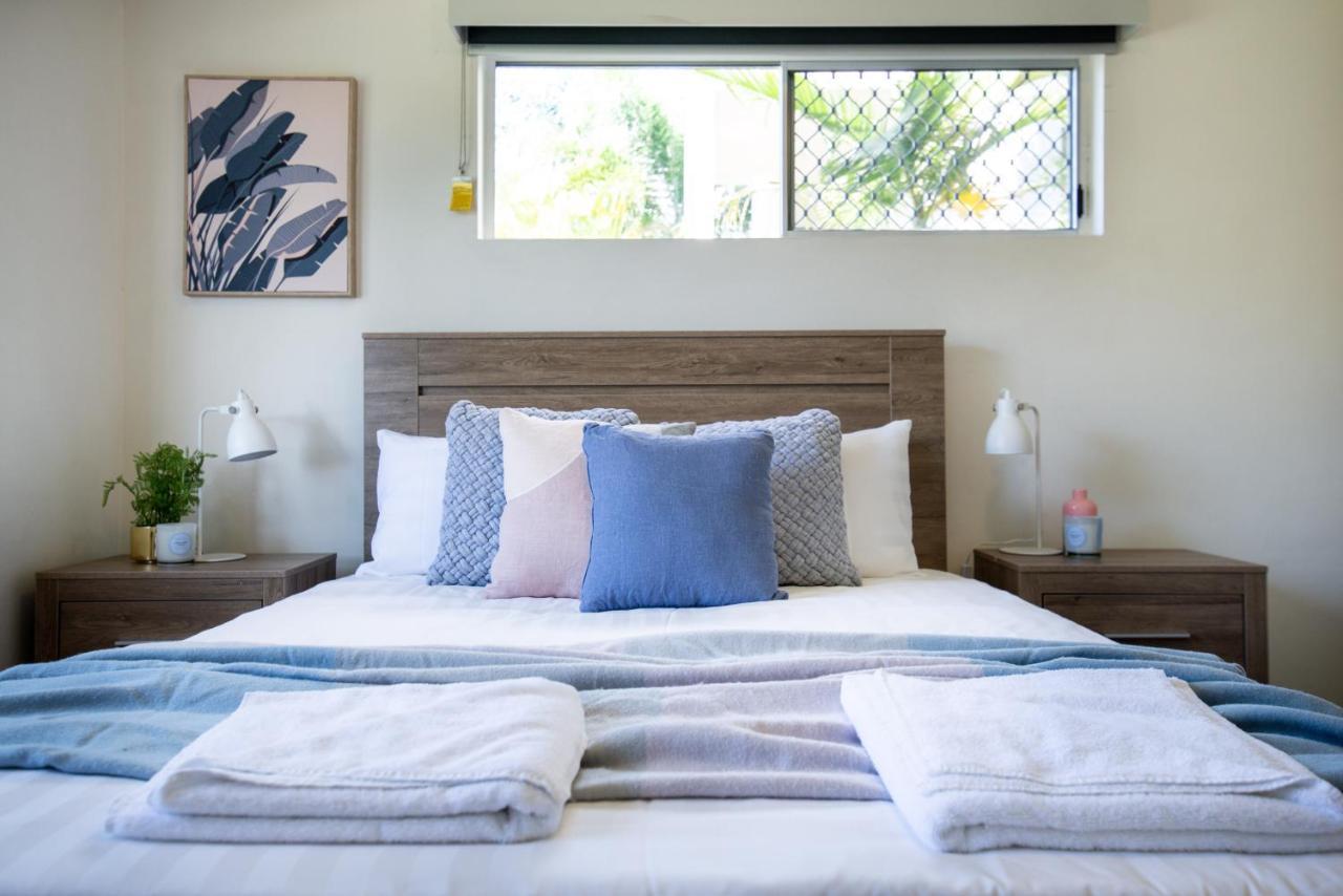 Broadwater Canal Frontage-runaway Bay-boat Ramp Apartment Gold Coast