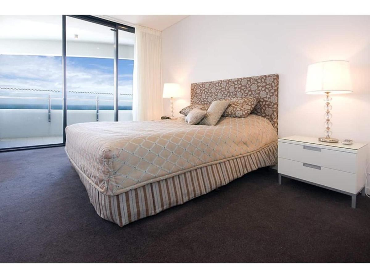 2203 The Wave Apartment Gold Coast