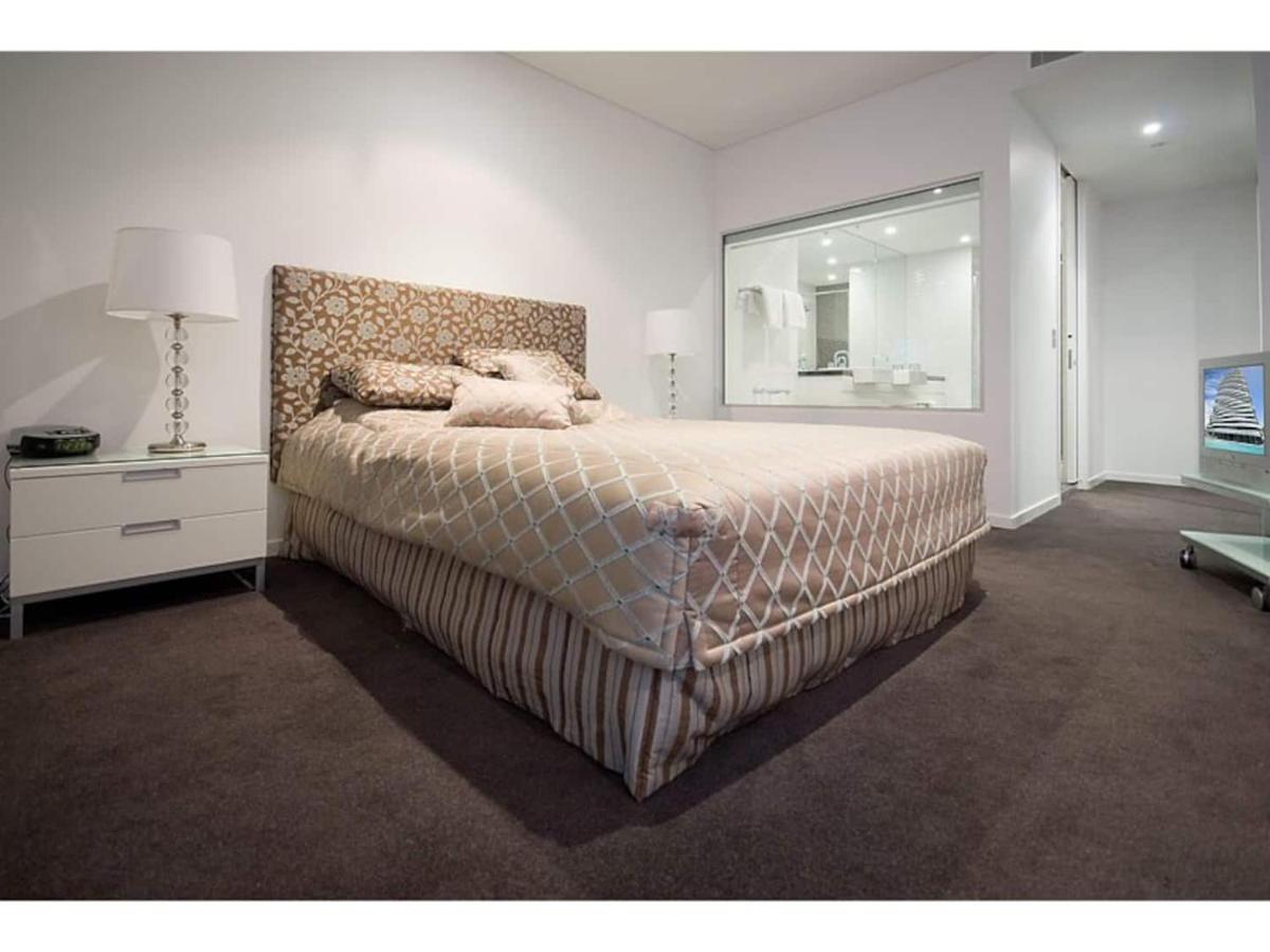 2203 The Wave Apartment Gold Coast