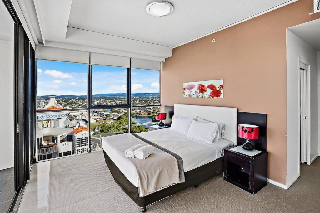 Sierra Grand 2406 * Gold Coast