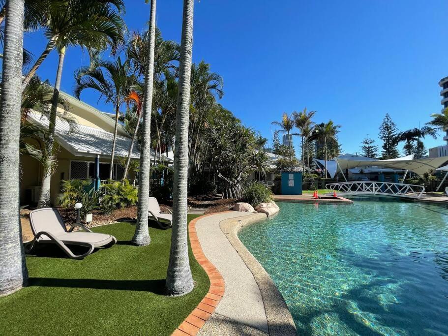 Diamond Poolside 44 Premium *