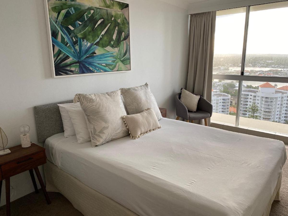 Hi Surf Beachfront Aparthotel