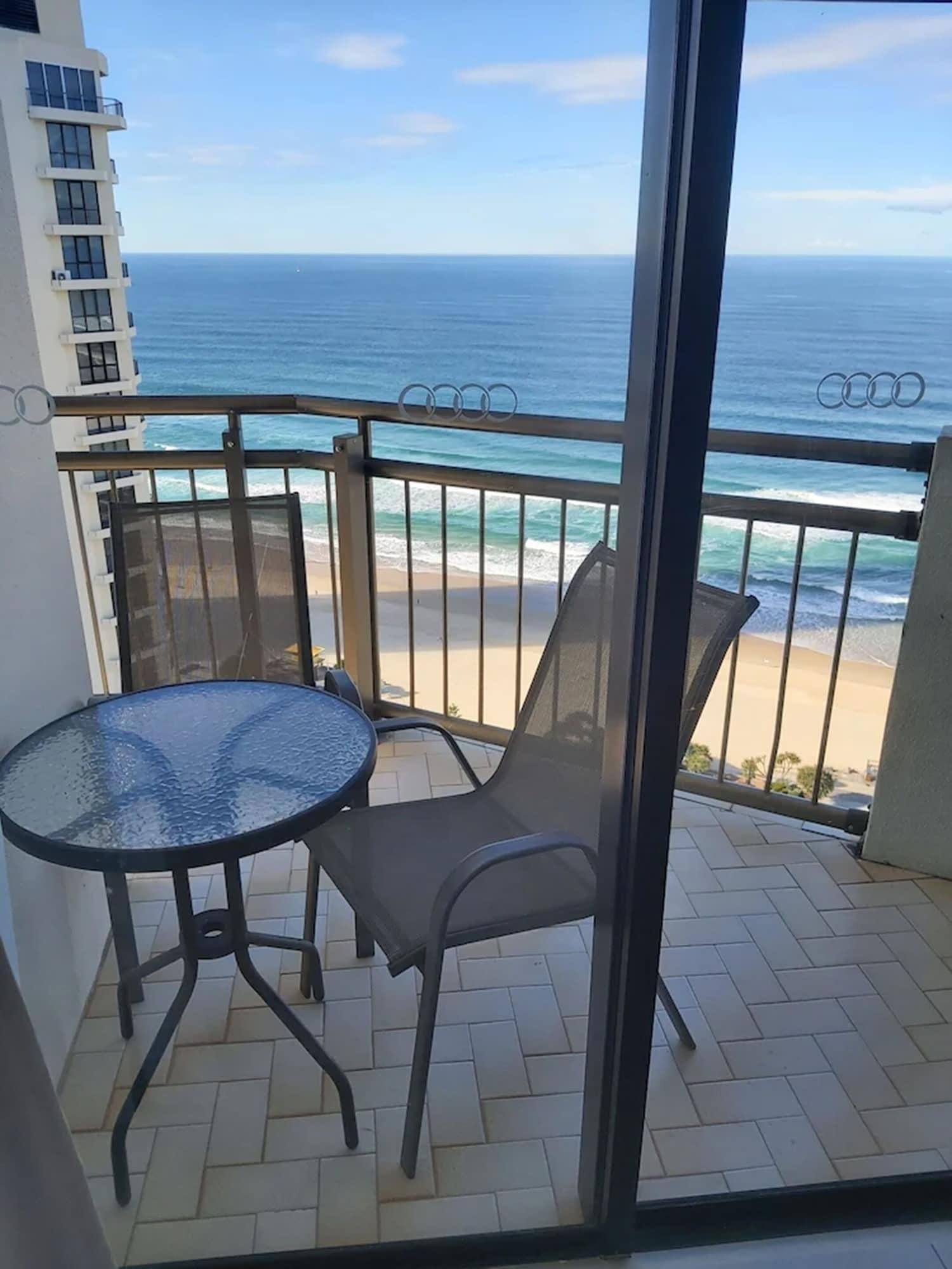 Aparthotel Beachcomber - Official