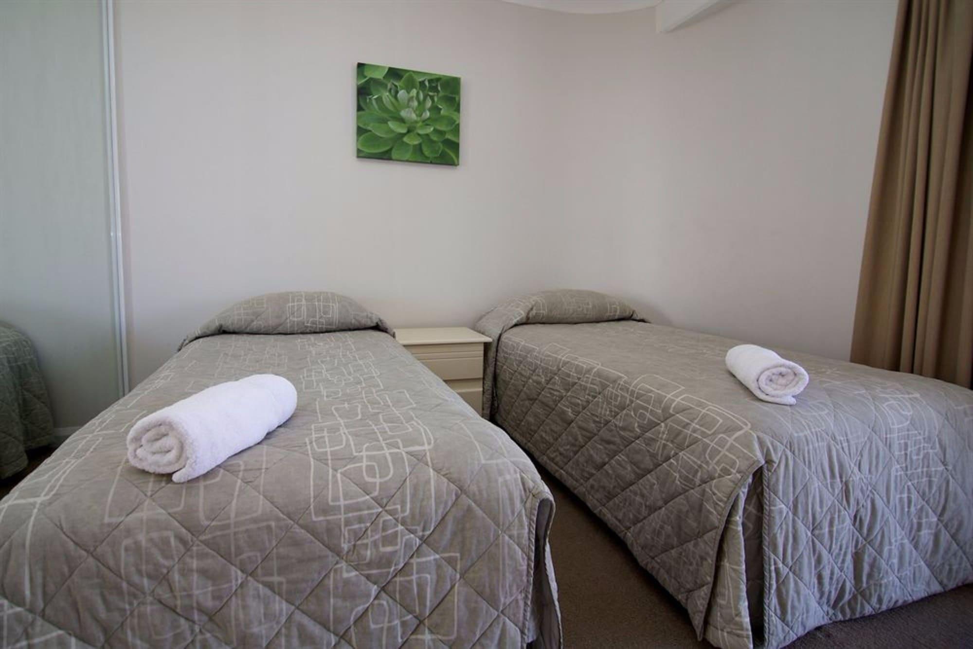 Surfers Mayfair 3*