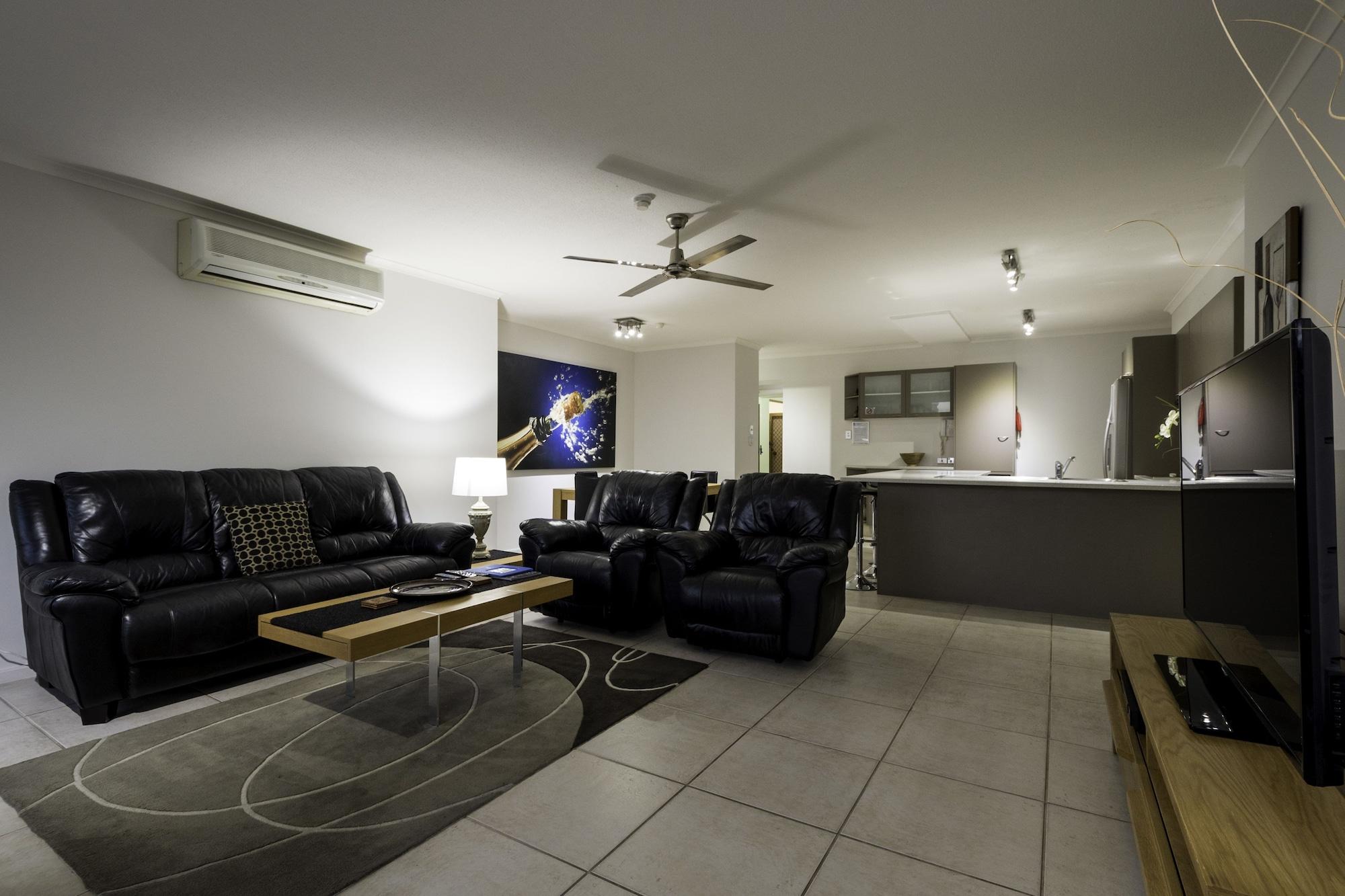 Moorings On Cavill Surfers Paradise