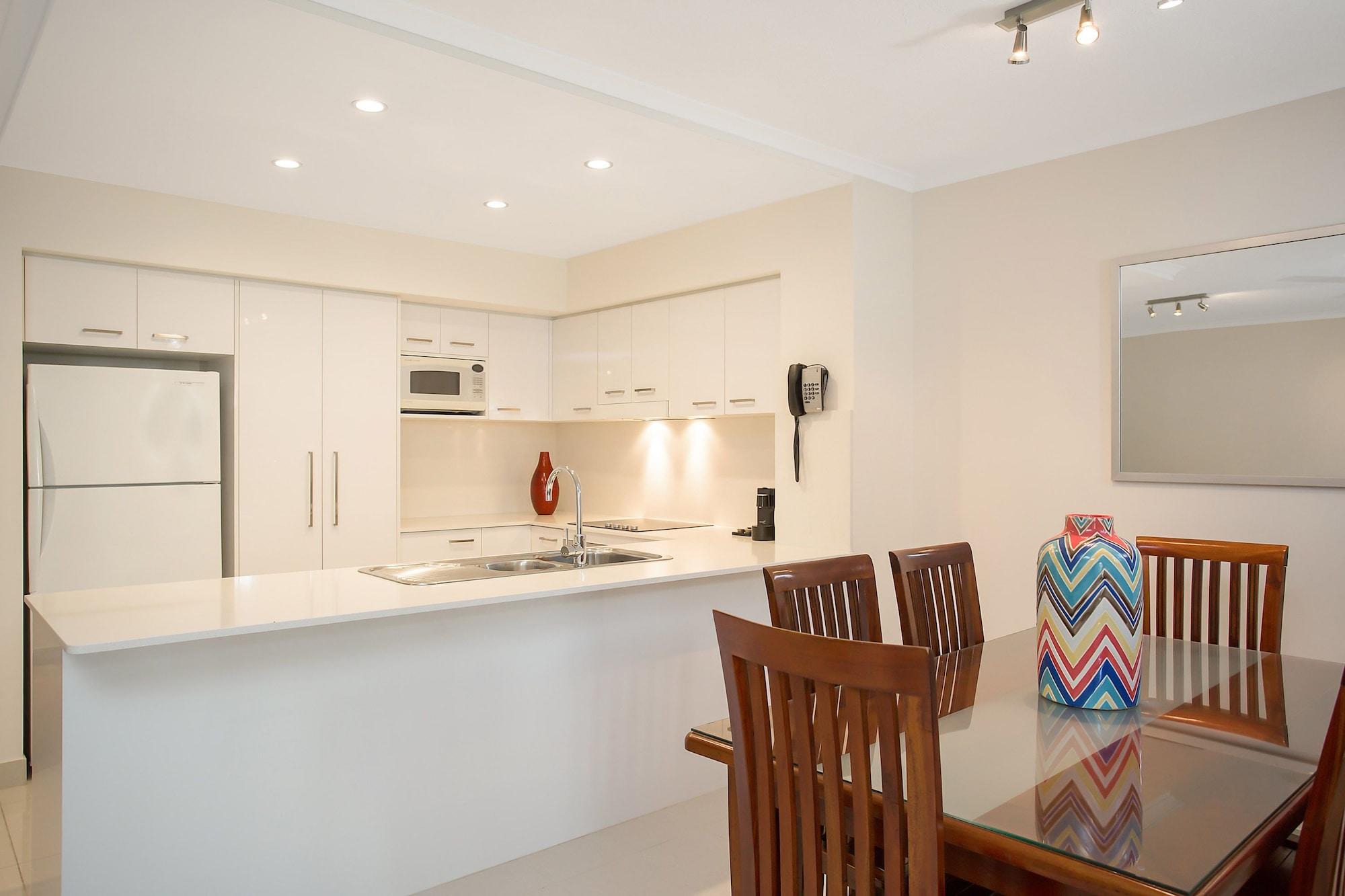Breakfree Diamond Aparthotel 4*
