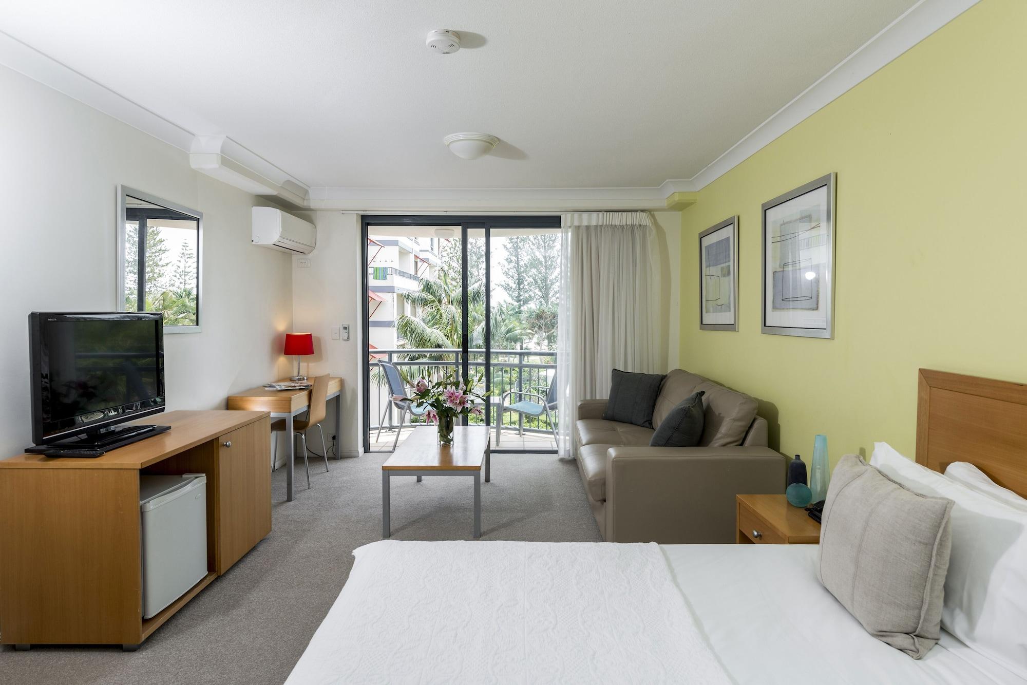 Oaks Calypso Plaza Aparthotel 4*