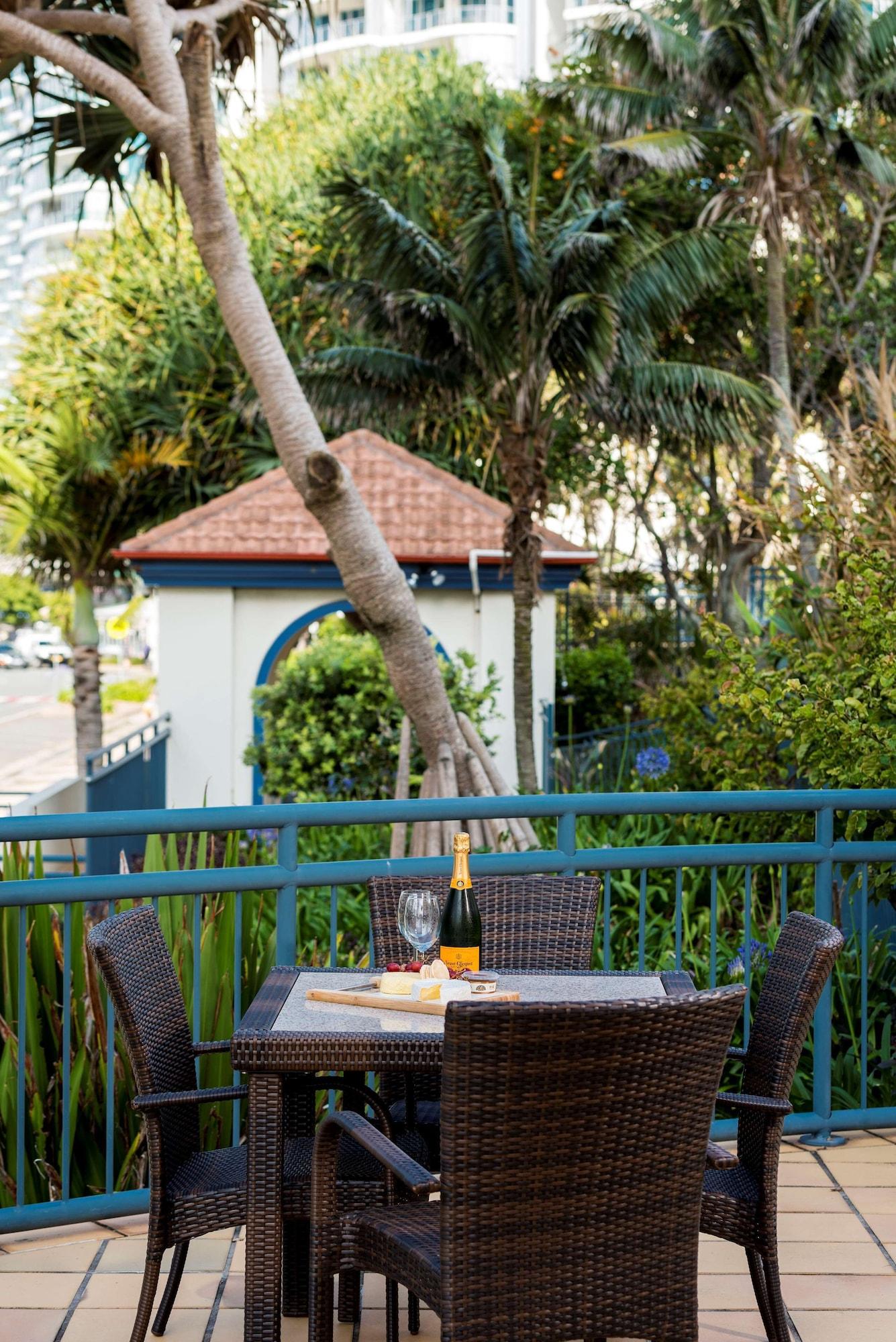 Oaks Calypso Plaza 4*