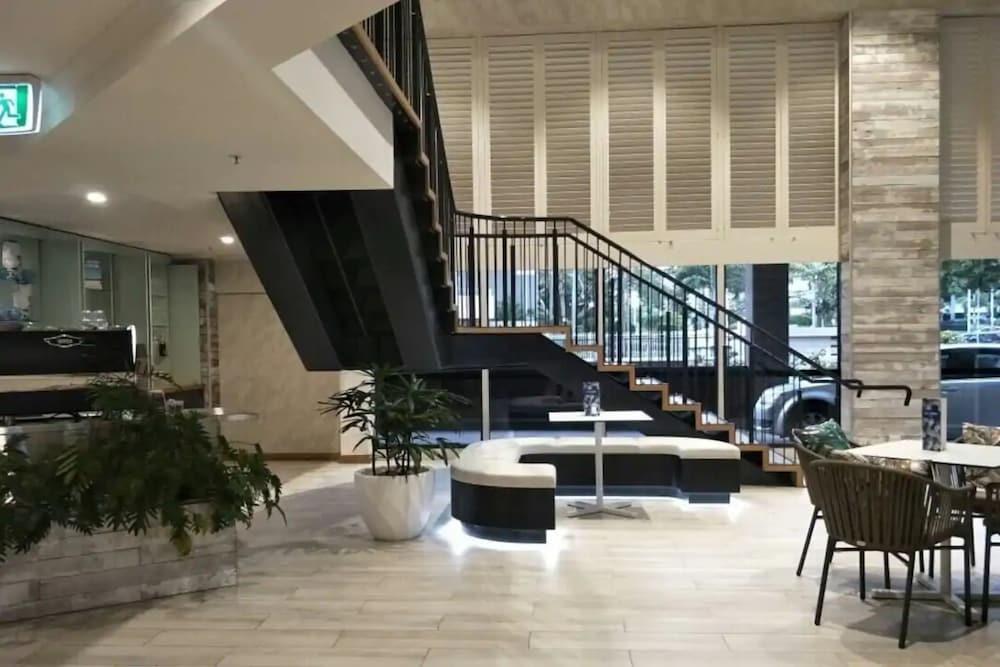 Vibe Hotel 4*