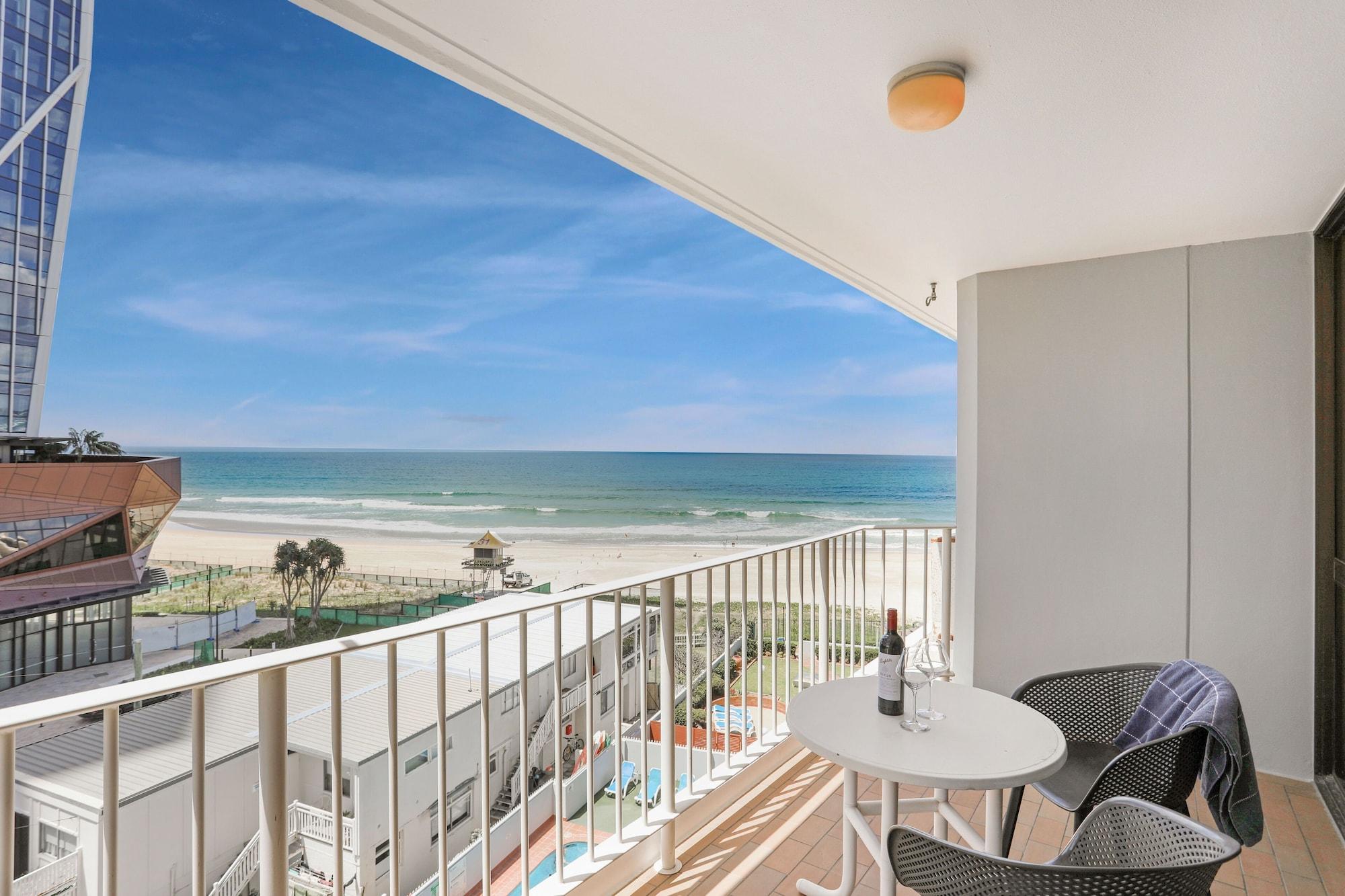 Aparthotel Breakers North Absolute Beachfront - Official