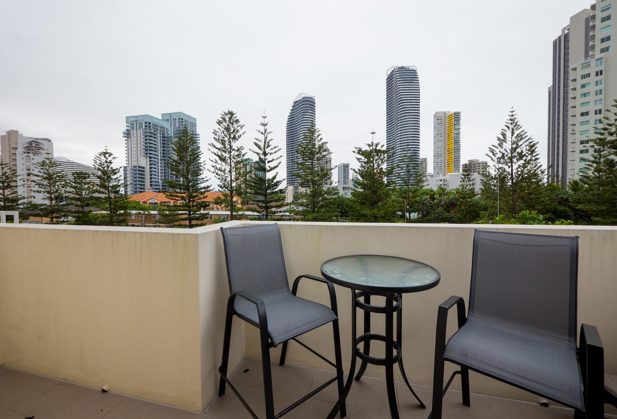 Island Aparthotel 3*