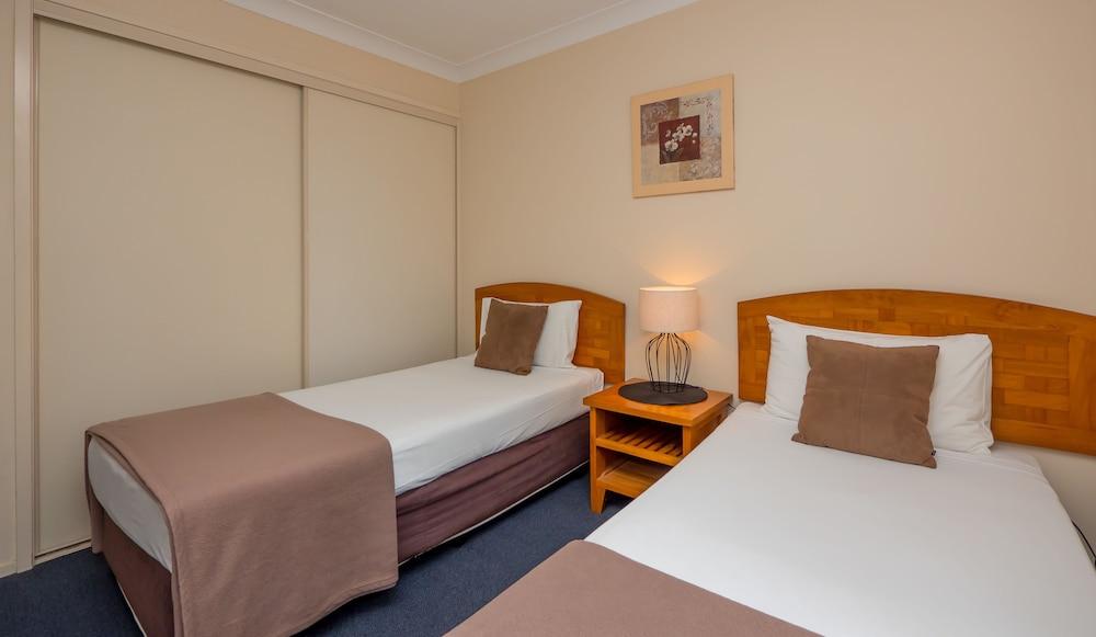 Island 3* Gold Coast