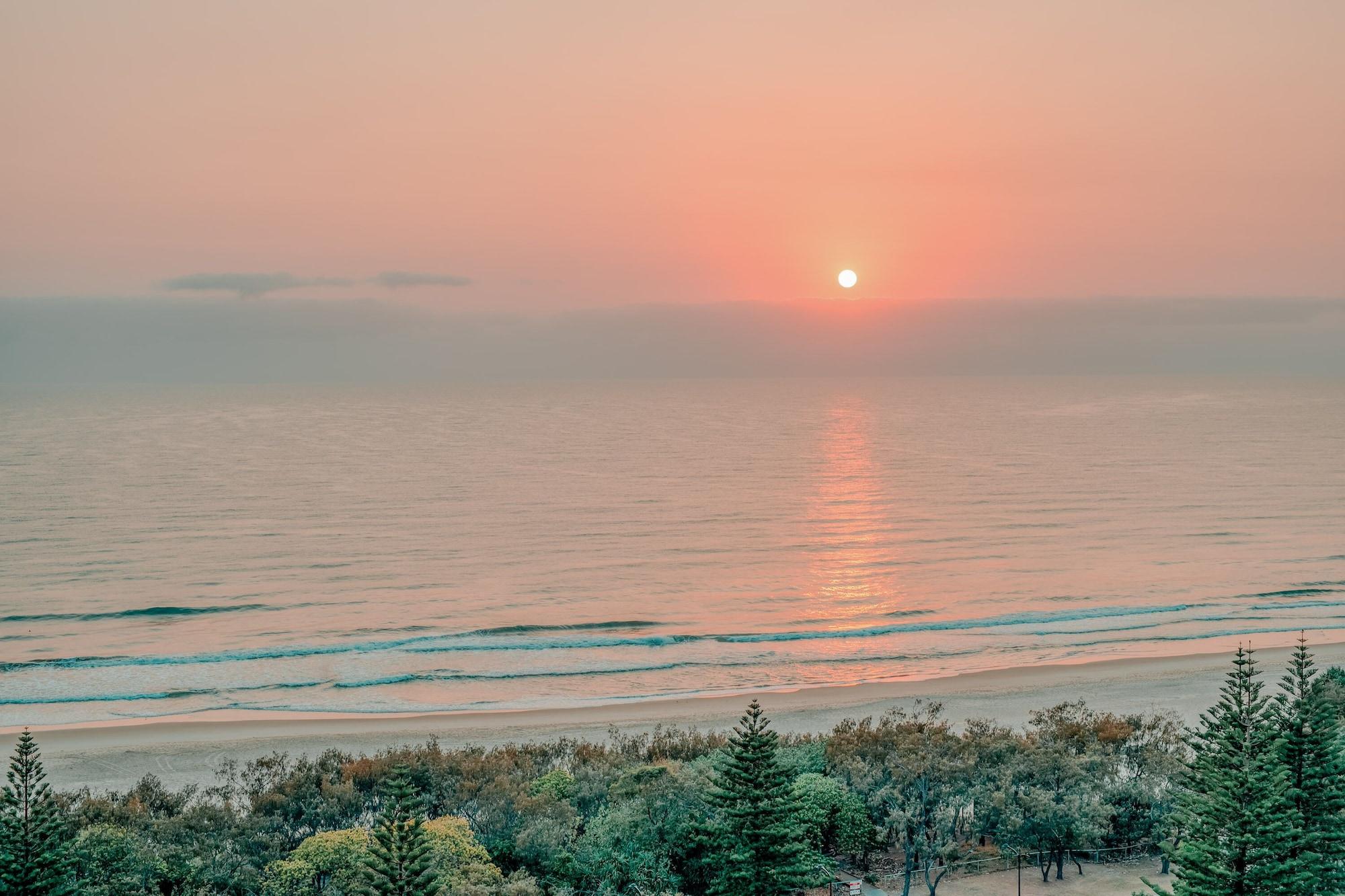Aparthotel Carmel By The Sea Gold Coast