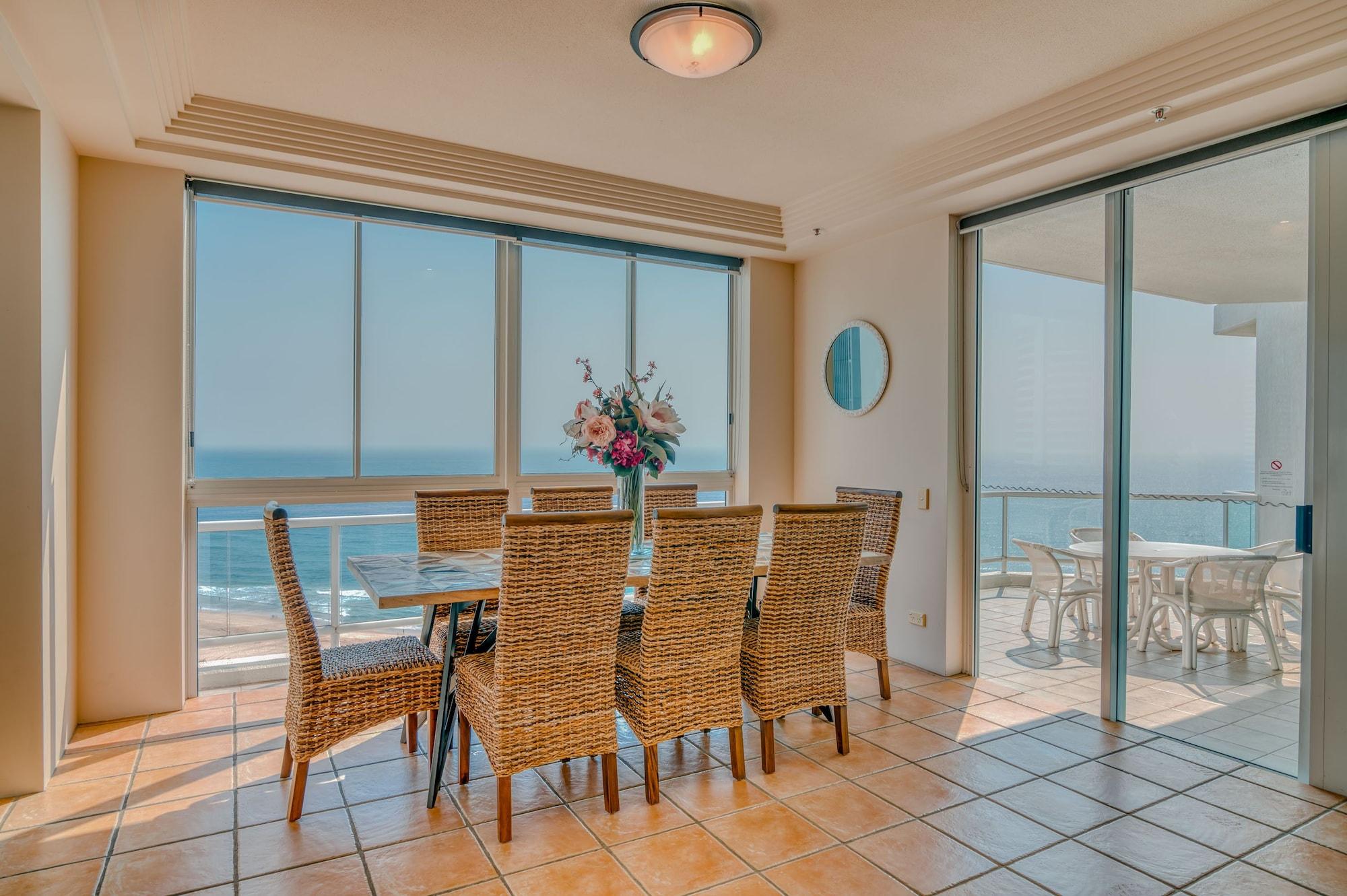 Carmel By The Sea 4* Gold Coast
