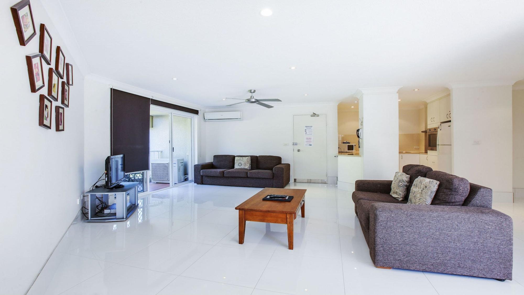 Mari Court 3*