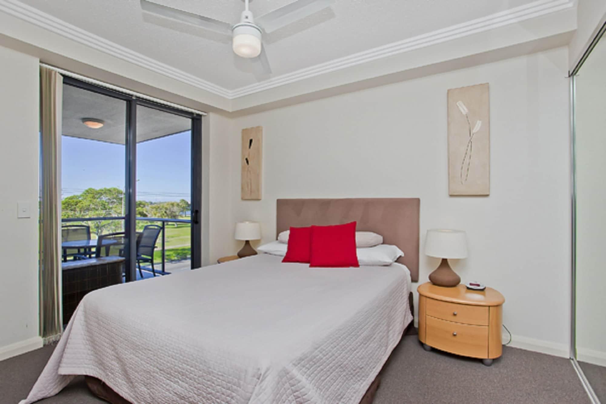 Aqualine On The Broadwater Aparthotel