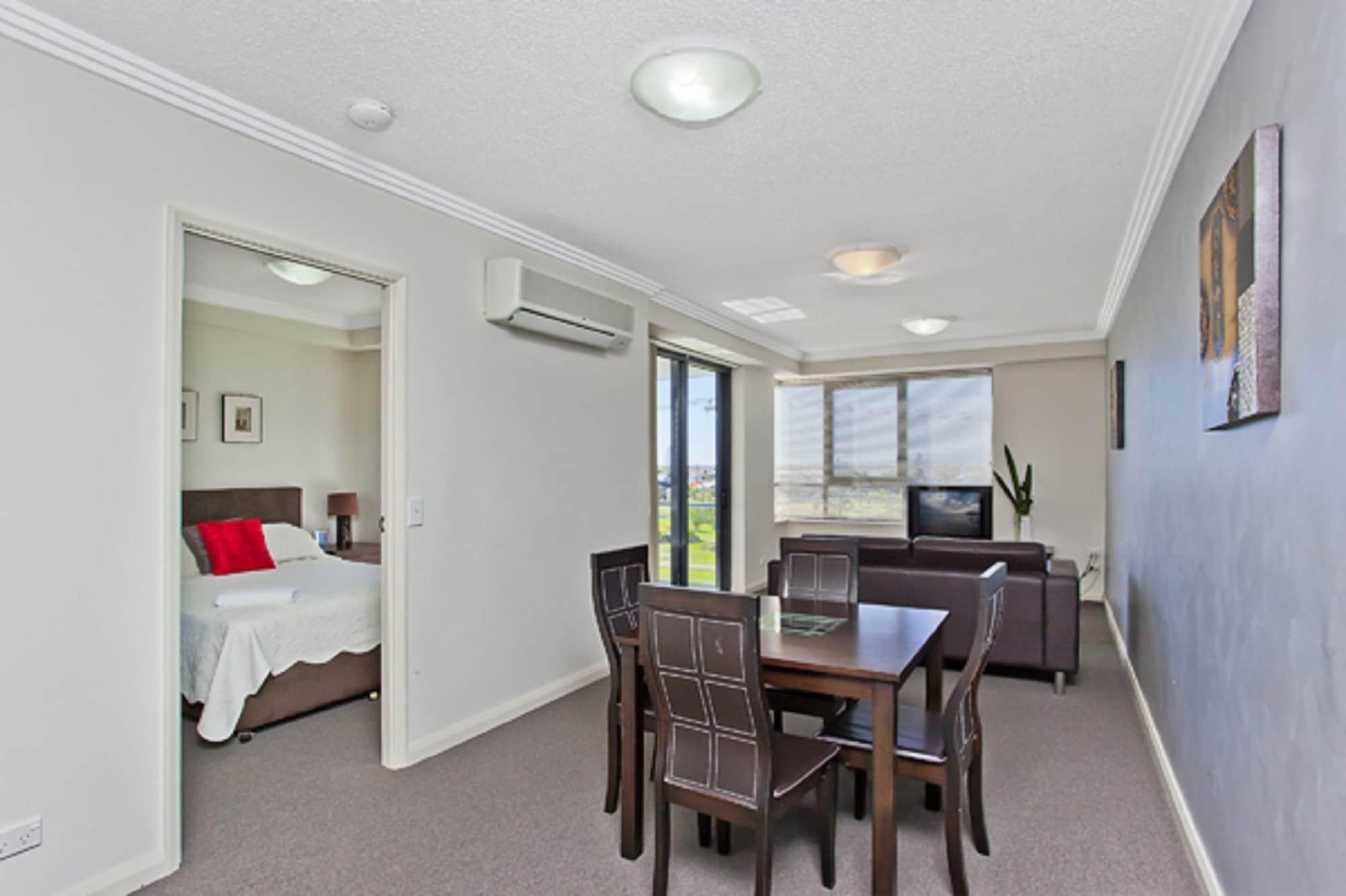 Aparthotel Aqualine On The Broadwater 4*