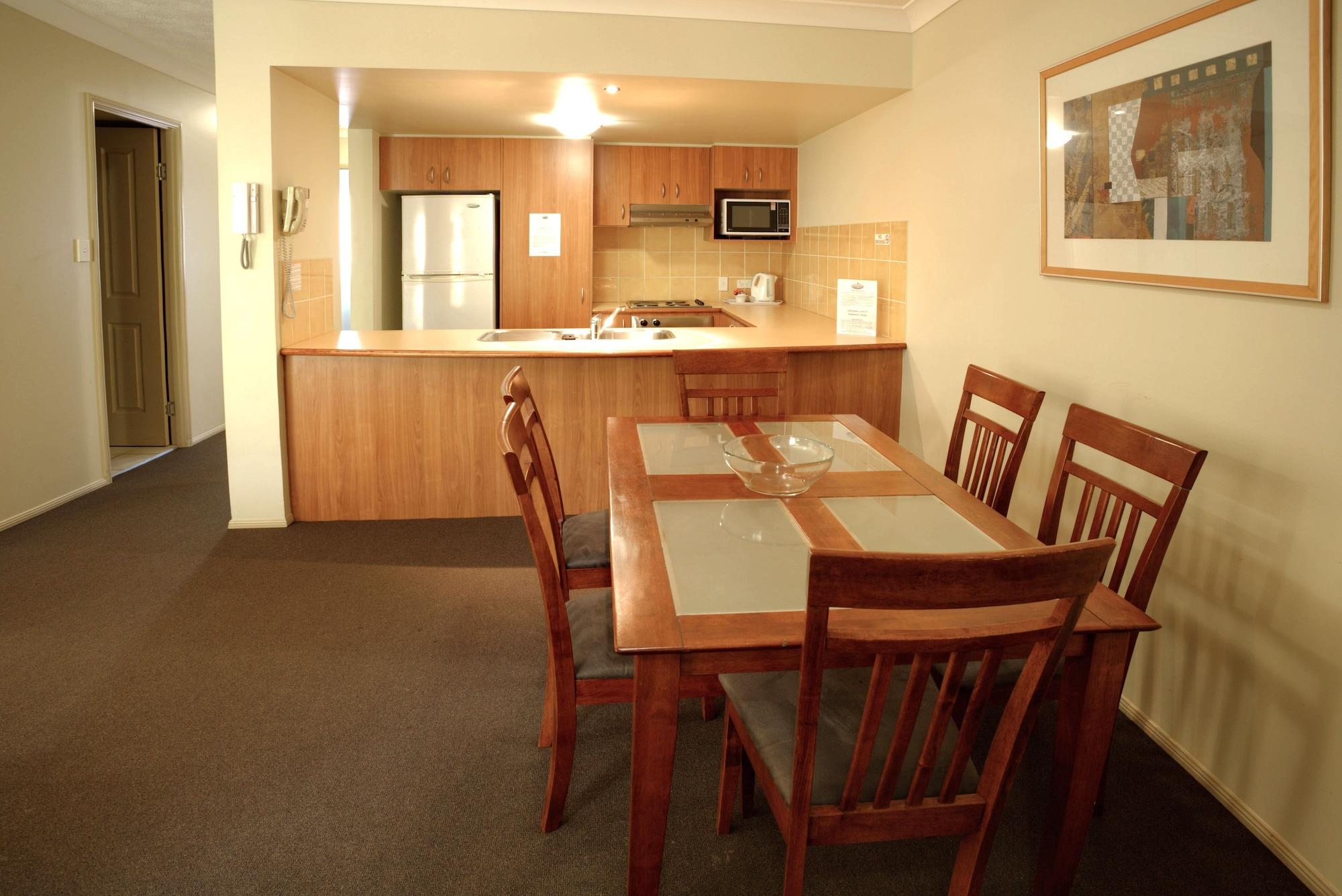 Bila Vista Kirra Beachside Aparthotel 3*