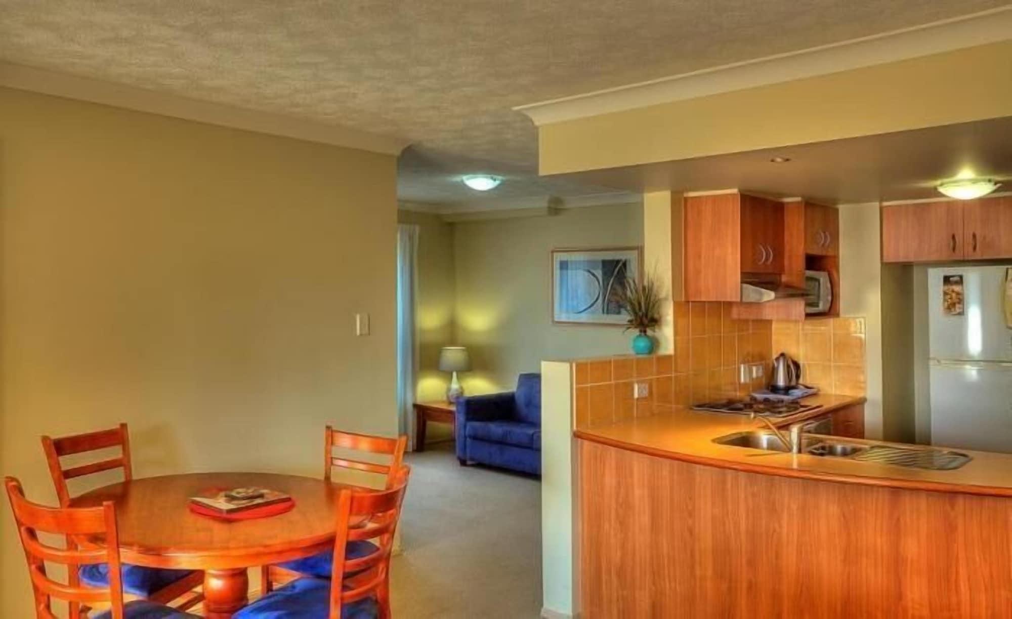 Bila Vista Kirra Beachside 3*