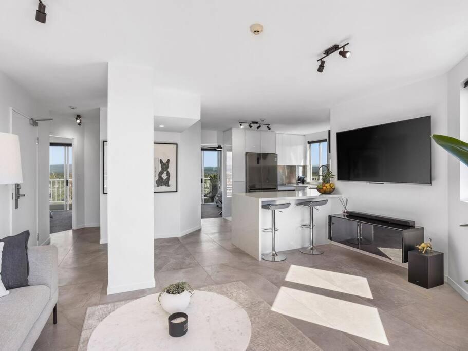 1301 The Emerald * Gold Coast