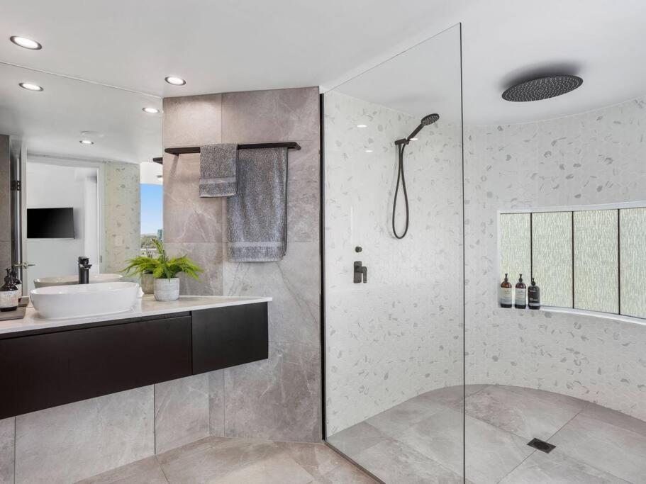 1301 The Emerald Gold Coast
