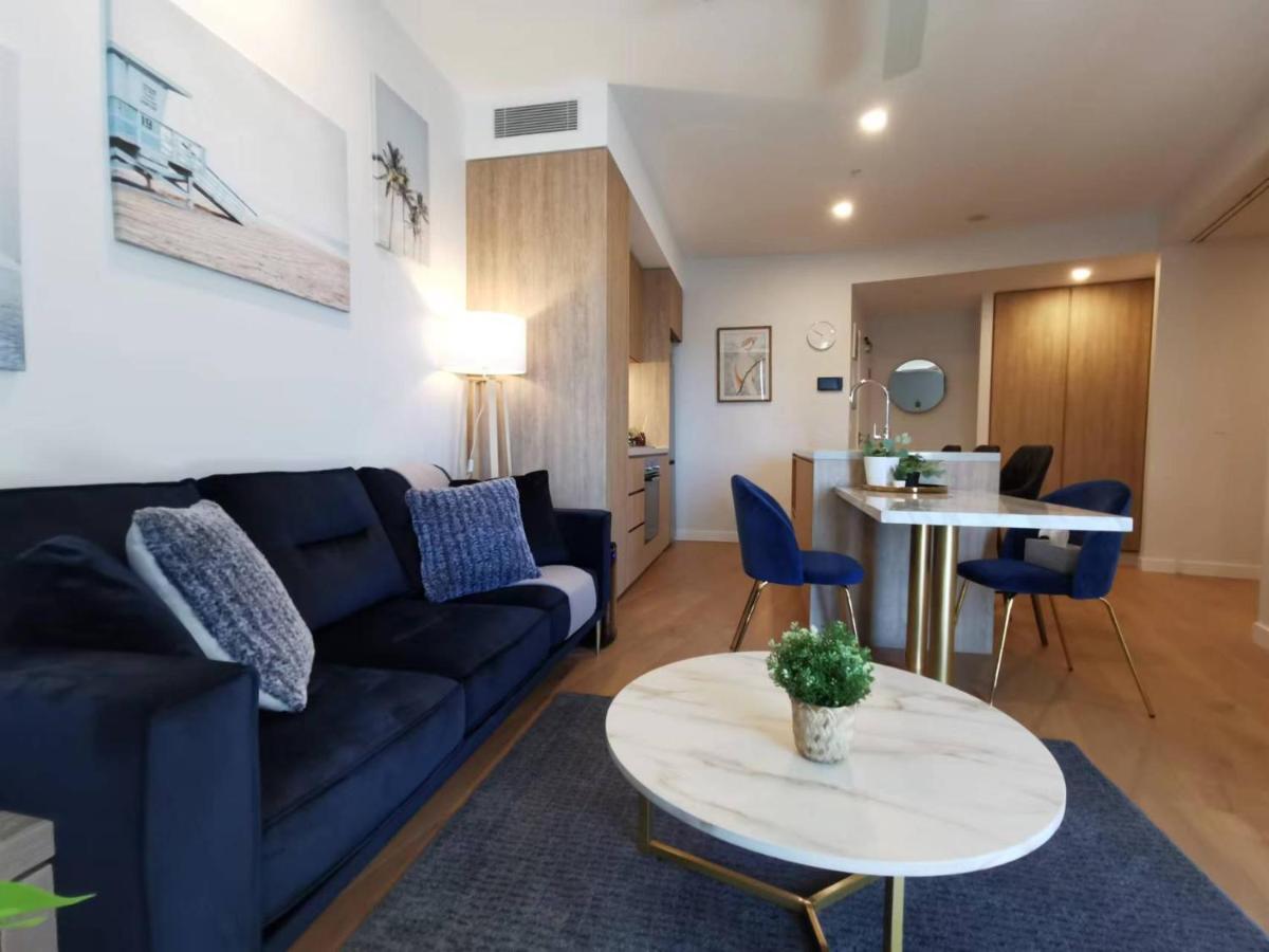 Overview 2 Bedroom Luxurious Casino Gc28 Gold Coast