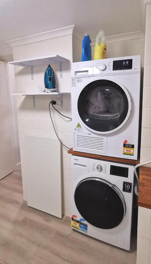 Beachside Modern In The Heart Of Surfers Paradise -free Parking