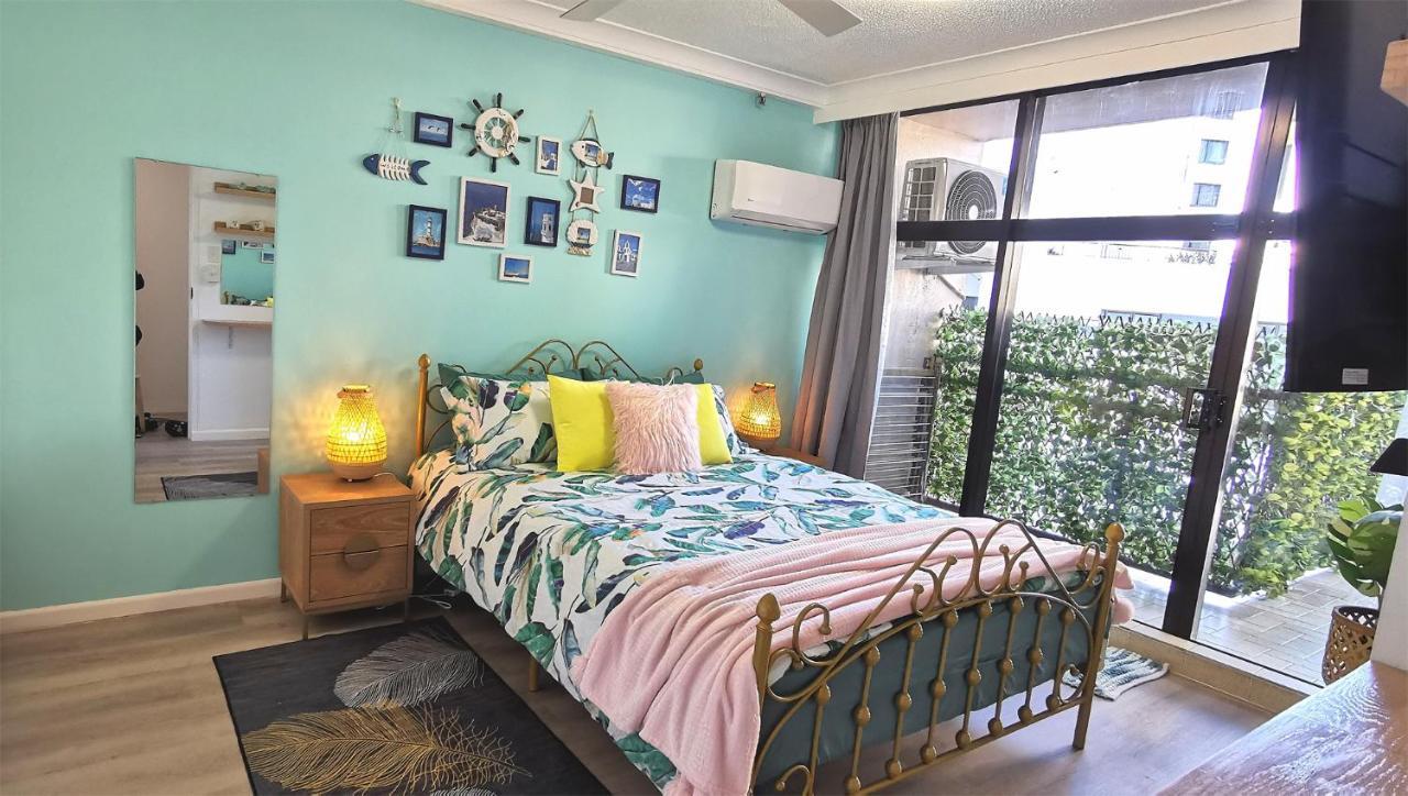 Beachside Modern In The Heart Of Surfers Paradise -free Parking Gold Coast