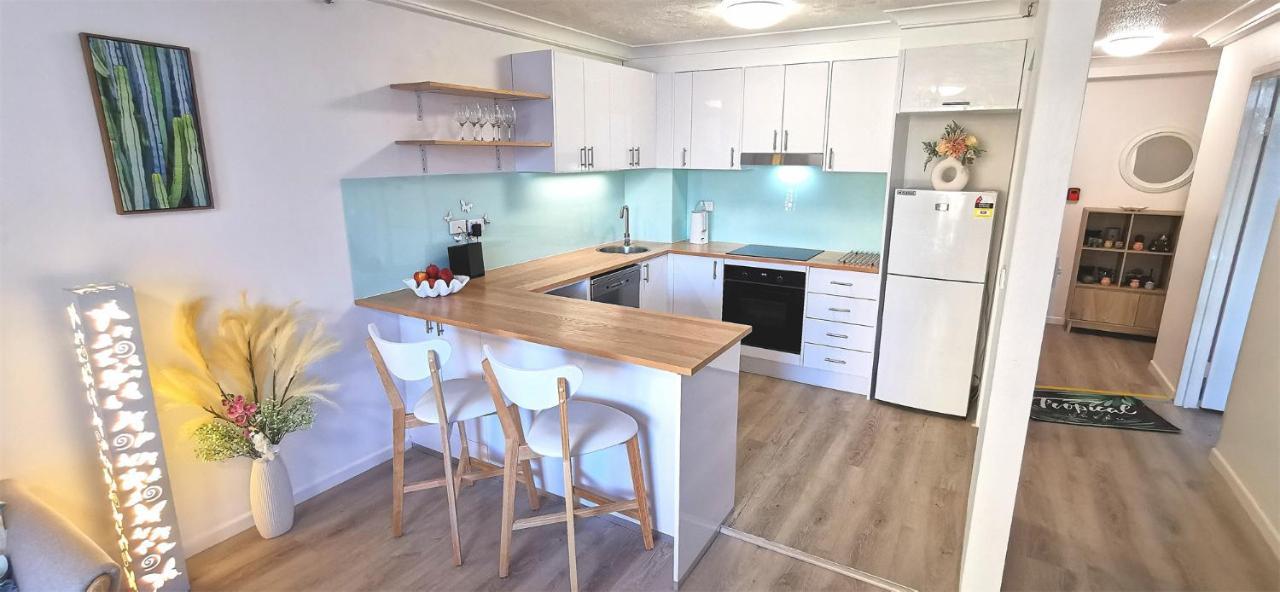 Beachside Modern In The Heart Of Surfers Paradise -free Parking *