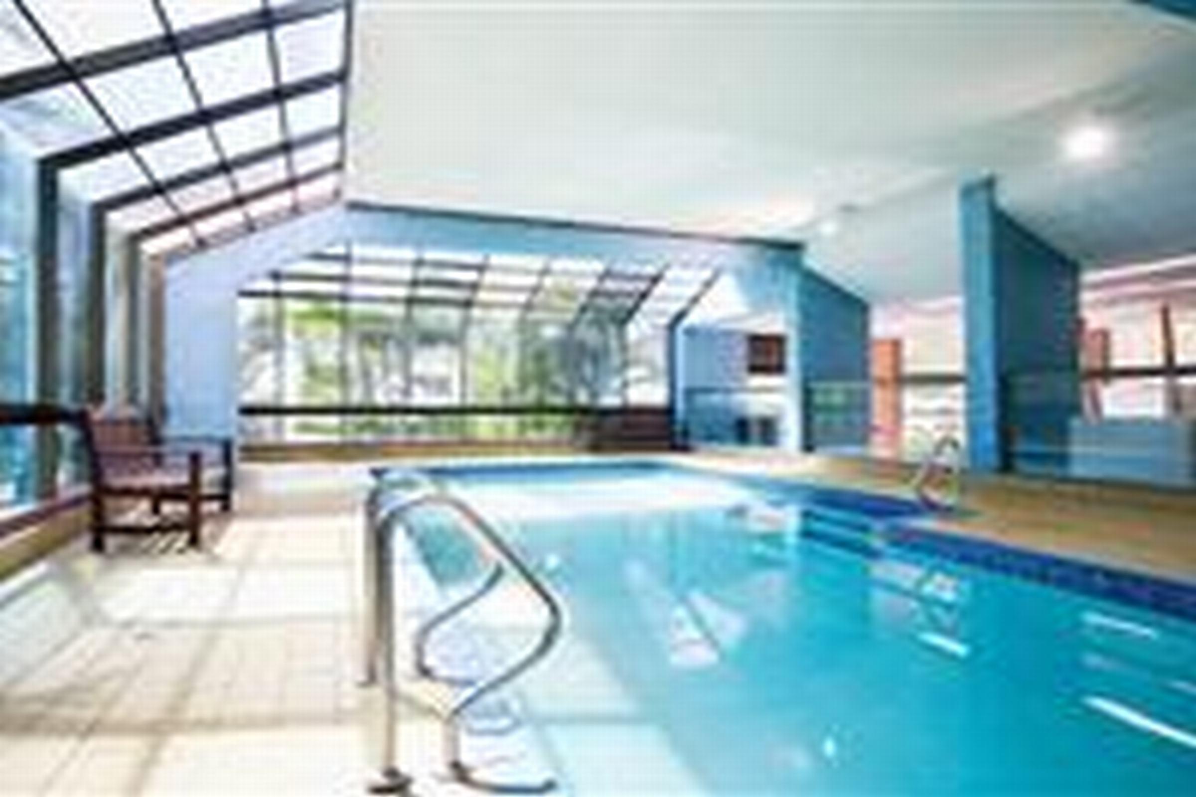 Aparthotel Breakfree Longbeach 3*
