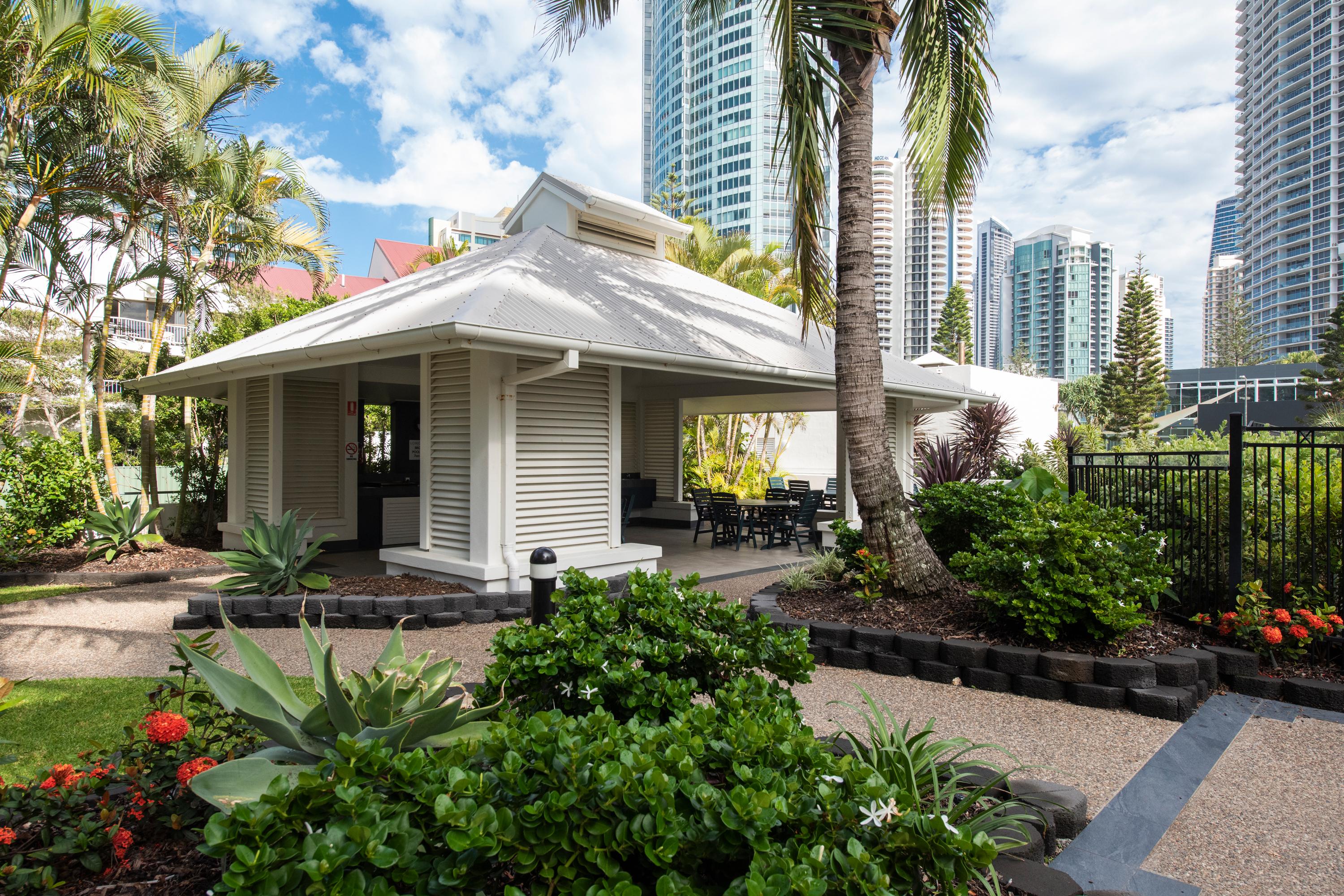 Aparthotel Breakfree Longbeach 3*
