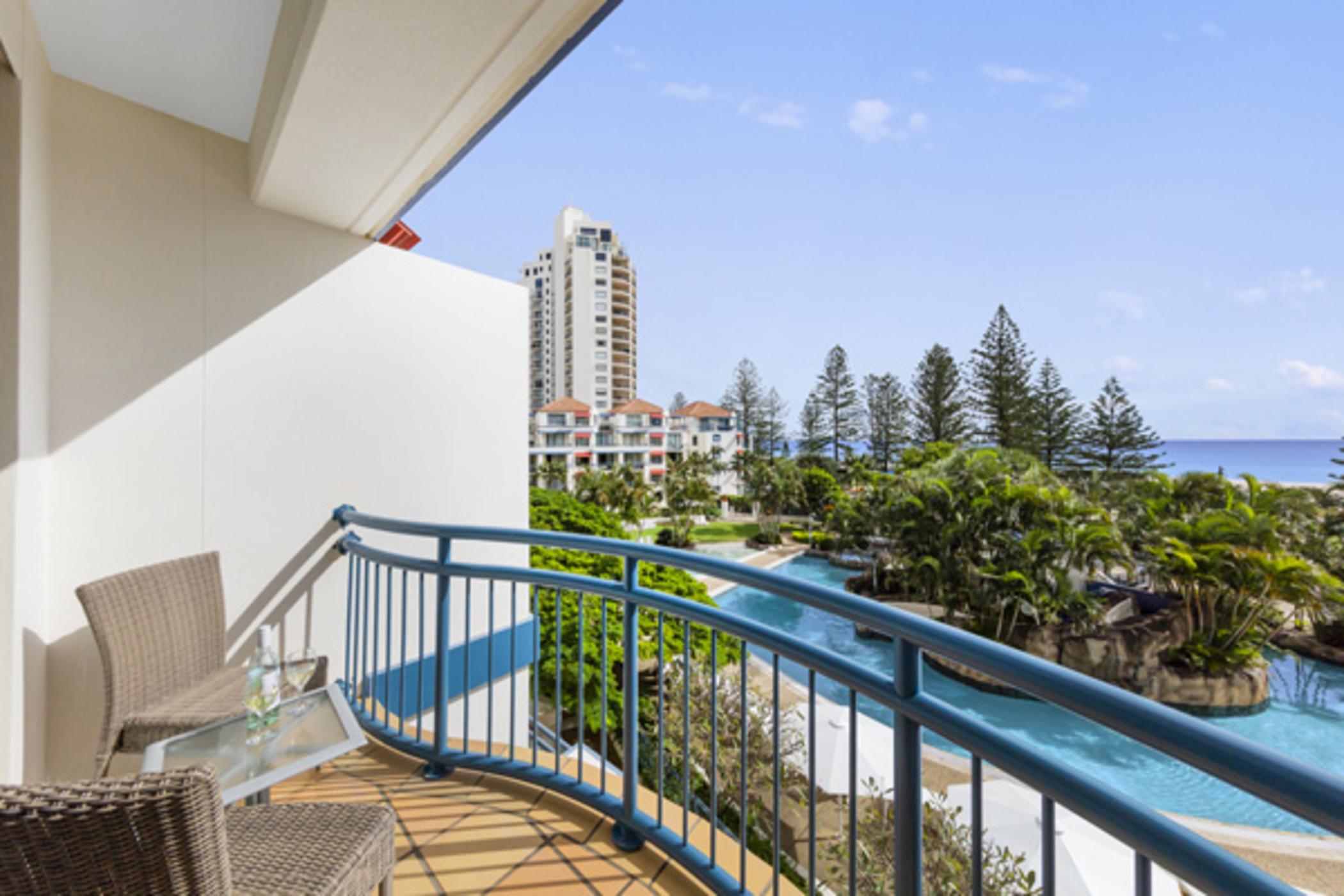 Oaks Calypso Plaza Aparthotel 4*