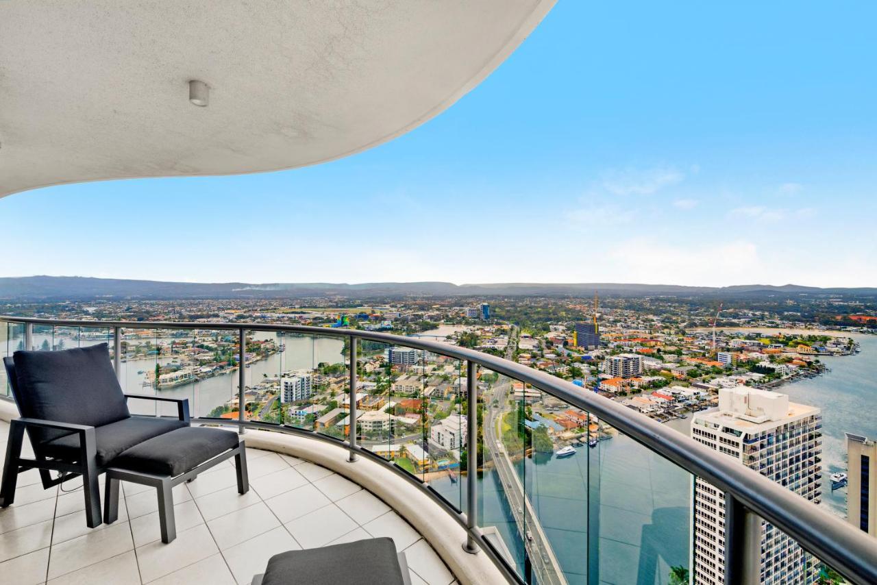 Apartment Skyline North Chevron Renaissance *