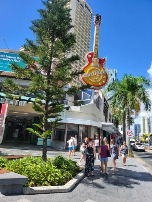 3 Bedroom Surfers Paradise Gold Coast