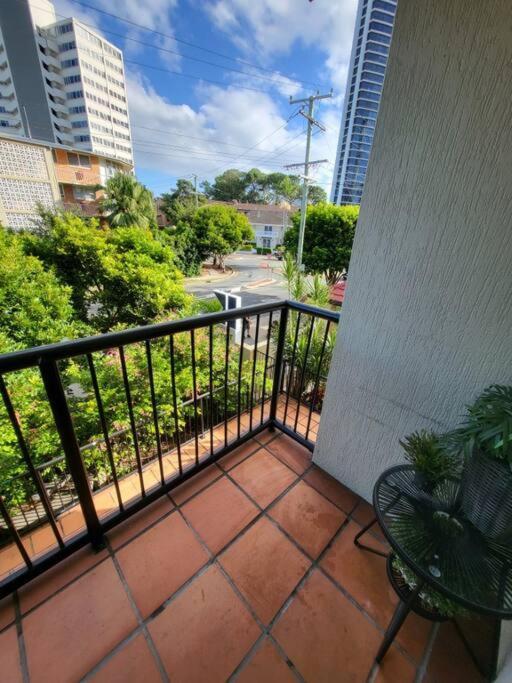 3 Bedroom Surfers Paradise Apartment
