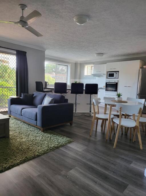 3 Bedroom Surfers Paradise Apartment