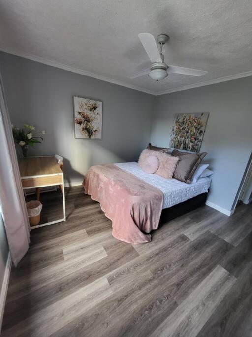 3 Bedroom Surfers Paradise Apartment Gold Coast